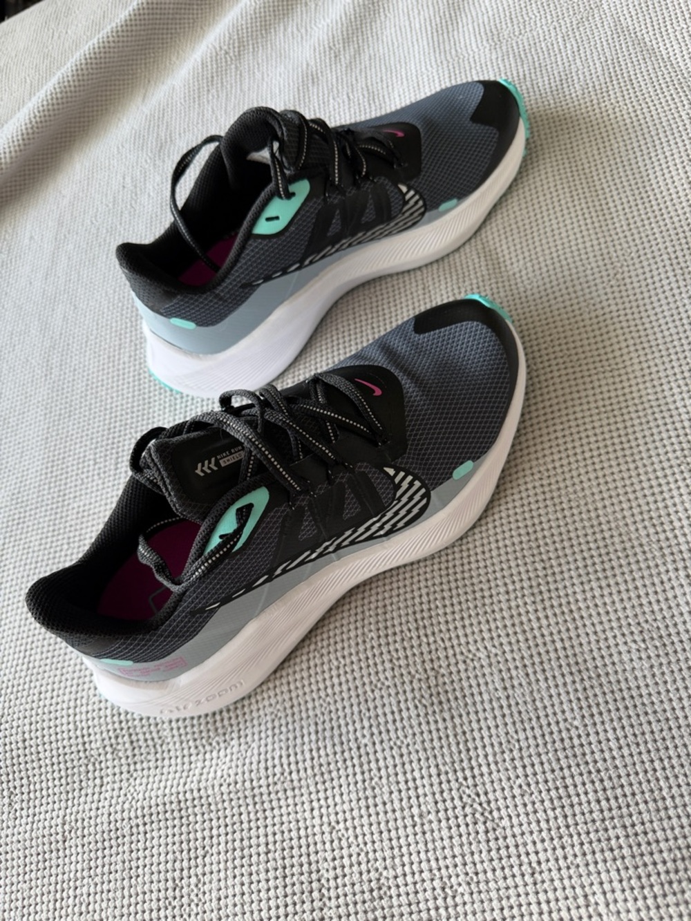 NWOT! Nike Winflo 7 Shield Women’s Grey and Teal Athletic Running Shoes - Picture 2 of 5